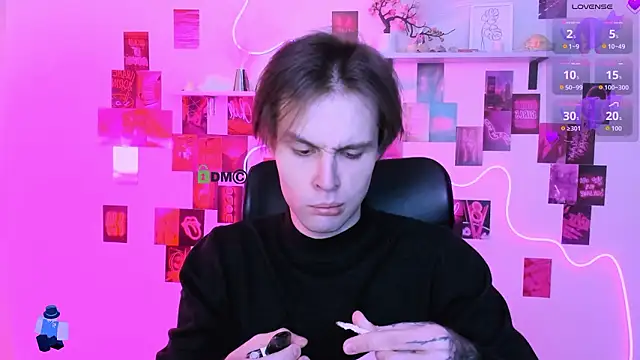 Snapshot of mister_alex_ chatting on March 15, 8:15 pm mister alex online show from March 15, 8:15 pm