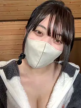 Snapshot of minami_room chatting on February 3, 6:22 am minami room online show from February 3, 6:22 am