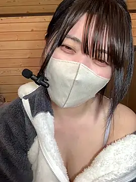 Snapshot of minami_room chatting on February 3, 6:40 am minami room online show from February 3, 6:40 am