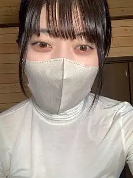 Snapshot of minami_room chatting on February 4, 1:11 am minami room online show from February 4, 1:11 am