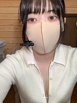 Snapshot of minami_room chatting on March 28, 6:13 am minami room online show from March 28, 6:13 am