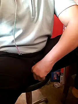 RaiStarrrr0-9 online show from February 9, 2:37 am