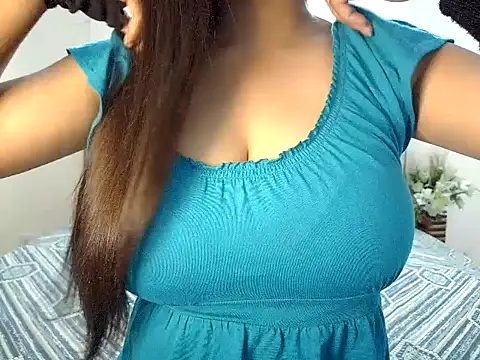 Snapshot of Secret_Sarikaa chatting on April 23, 5:19 am Secret Sarikaa online show from April 23, 5:19 am