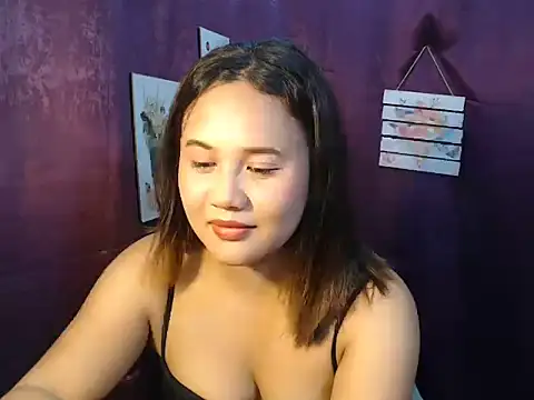 Snapshot of creamycarra chatting on June 20, 9:23 am creamycarra online show from June 20, 9:23 am