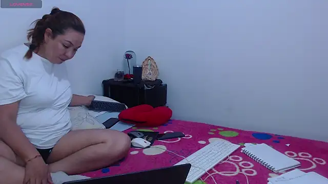 AuraFuego online show from May 12, 11:46 pm