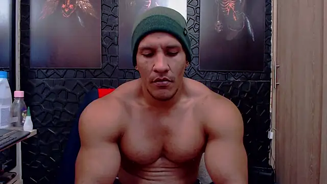 Snapshot of viktor_herrera chatting on February 19, 6:37 pm viktor herrera online show from February 19, 6:37 pm