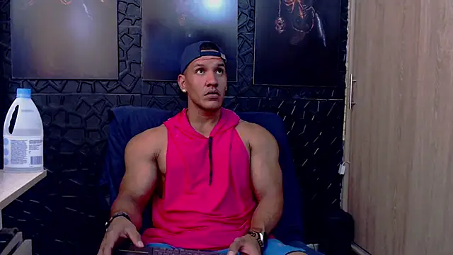 Snapshot of viktor_herrera chatting on March 16, 3:05 pm viktor herrera online show from March 16, 3:05 pm