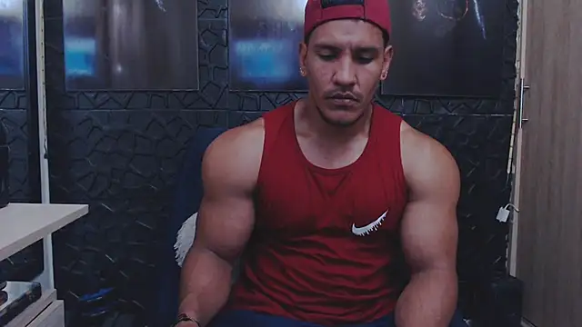Snapshot of viktor_herrera chatting on April 28, 5:18 pm viktor herrera online show from April 28, 5:18 pm