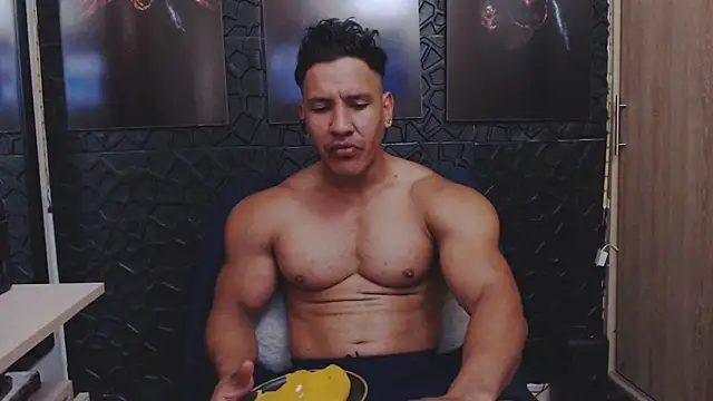 Snapshot of viktor_herrera chatting on May 17, 2:13 pm viktor herrera online show from May 17, 2:13 pm
