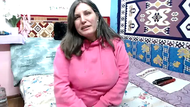 Snapshot of Adelinemilf chatting on February 18, 11:50 am Adelinemilf online show from February 18, 11:50 am