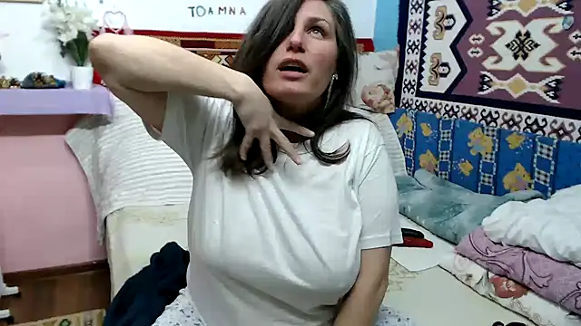 Snapshot of Adelinemilf chatting on March 18, 11:57 am Adelinemilf online show from March 18, 11:57 am