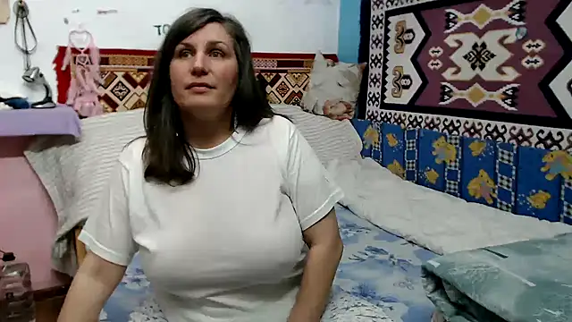 Snapshot of Adelinemilf chatting on March 31, 3:23 pm Adelinemilf online show from March 31, 3:23 pm