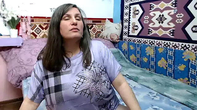 Snapshot of Adelinemilf chatting on April 21, 2:45 pm Adelinemilf online show from April 21, 2:45 pm