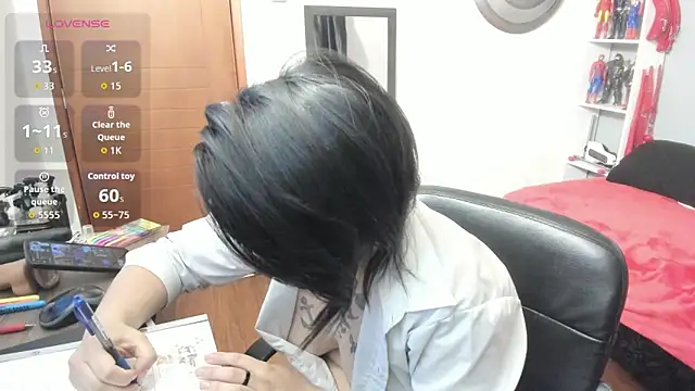 Snapshot of Zoe_hero chatting on February 3, 11:21 pm Zoe hero online show from February 3, 11:21 pm