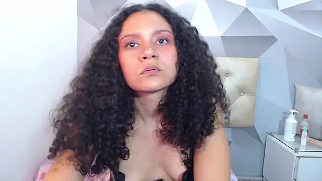 Snapshot of Little18Doll chatting on May 1, 9:30 pm Little18Doll online show from May 1, 9:30 pm