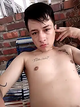 Snapshot of Catters456 chatting on January 5, 6:33 pm Catters456 online show from January 5, 6:33 pm