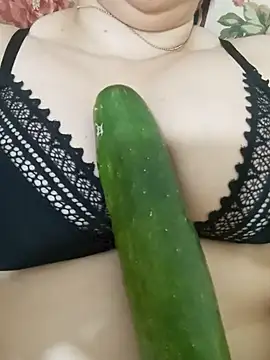 Snapshot of Yousra_soso chatting on June 6, 1:27 pm Yousra soso online show from June 6, 1:27 pm