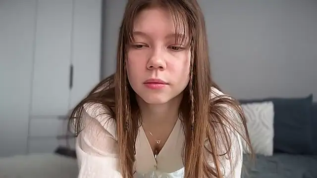 karalinhks online show from February 8, 7:23 am