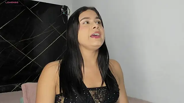 Snapshot of Skarleth_queen chatting on March 7, 3:47 am Skarleth queen online show from March 7, 3:47 am