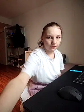 LissieDemons online show from February 4, 1:06 pm