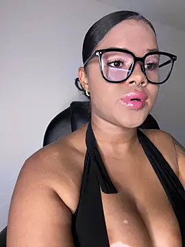 Snapshot of Antonella_03s chatting on April 12, 5:01 am Antonella 03s online show from April 12, 5:01 am