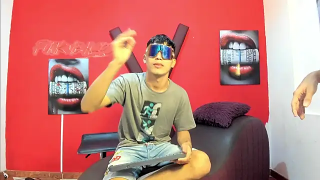 AVENGER BOYS2026 online show from April 28, 7:19 pm
