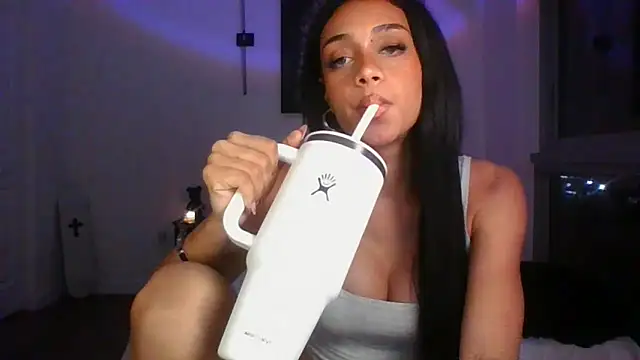 Snapshot of HeyItsAddy chatting on January 6, 2:15 am HeyItsAddy online show from January 6, 2:15 am