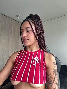 crystal dlun online show from March 5, 7:10 pm