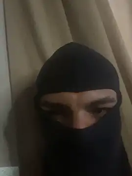 Snapshot of magneto01 chatting on January 6, 4:32 pm magneto01 online show from January 6, 4:32 pm