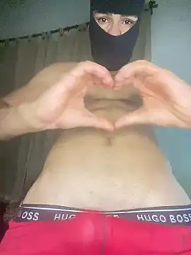 Snapshot of magneto01 chatting on January 10, 3:52 am magneto01 online show from January 10, 3:52 am