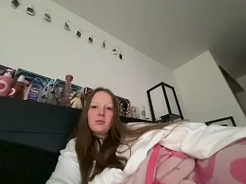 prettygirltracy 12 online show from February 2, 2:05 pm