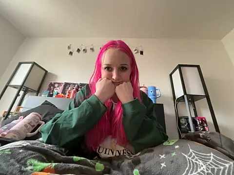 prettygirltracy 12 online show from February 8, 9:18 pm