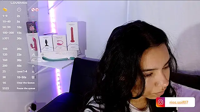 Snapshot of booty_sofia chatting on January 10, 9:44 am booty sofia online show from January 10, 9:44 am