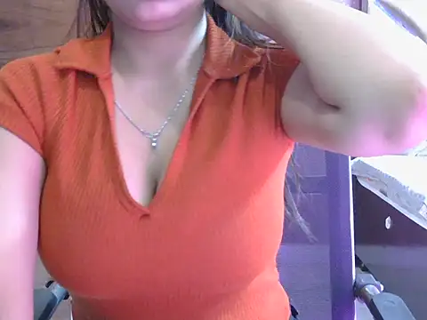 Snapshot of sweet_riyaaa chatting on July 18, 2:27 am sweet riyaaa online show from July 18, 2:27 am