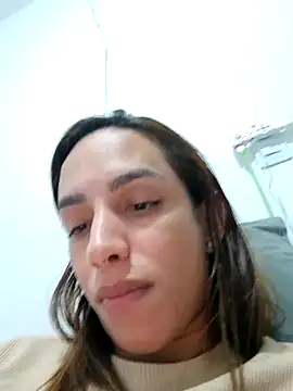 Snapshot of ofjuliaa chatting on February 20, 12:27 pm ofjuliaa online show from February 20, 12:27 pm