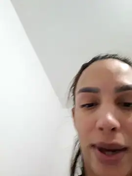 Snapshot of ofjuliaa chatting on February 24, 7:45 pm ofjuliaa online show from February 24, 7:45 pm