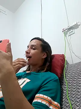 Snapshot of ofjuliaa chatting on March 3, 3:12 am ofjuliaa online show from March 3, 3:12 am