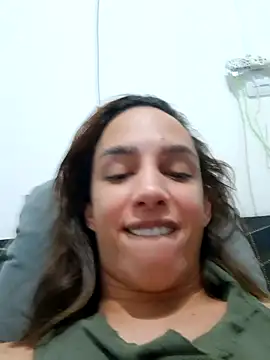 Snapshot of ofjuliaa chatting on March 16, 10:03 pm ofjuliaa online show from March 16, 10:03 pm