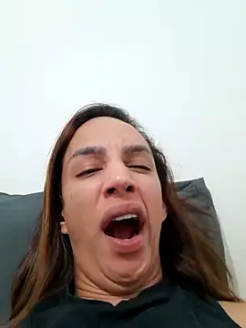 Snapshot of ofjuliaa chatting on March 20, 7:13 am ofjuliaa online show from March 20, 7:13 am