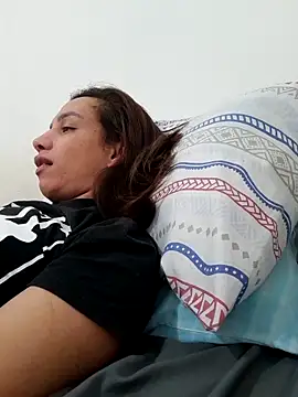 ofjuliaa online show from June 6, 2:22 pm