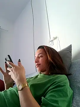 ofjuliaa online show from June 8, 7:47 pm
