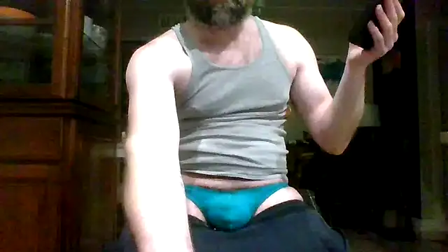 Snapshot of controlmyhole chatting on March 28, 5:40 am controlmyhole online show from March 28, 5:40 am