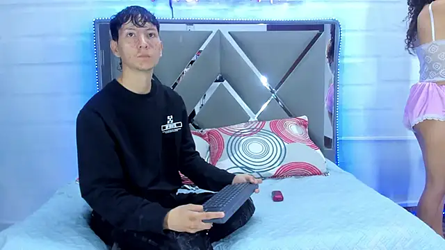 Snapshot of BunnyLove_ chatting on January 12, 12:05 am BunnyLove online show from January 12, 12:05 am