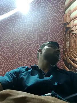 Snapshot of HadDrawers chatting on March 10, 1:05 pm HadDrawers online show from March 10, 1:05 pm