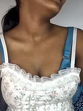 Snapshot of Royal-girl78 chatting on January 11, 4:23 pm Royal-girl78 online show from January 11, 4:23 pm