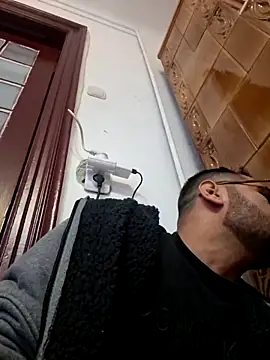 julian-112 online show from February 1, 2:15 pm