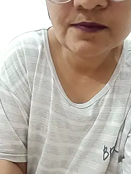 Snapshot of piryasharma005 chatting on February 22, 3:10 pm piryasharma005 online show from February 22, 3:10 pm