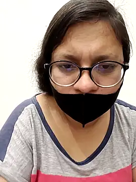 Snapshot of piryasharma005 chatting on March 5, 11:06 am piryasharma005 online show from March 5, 11:06 am