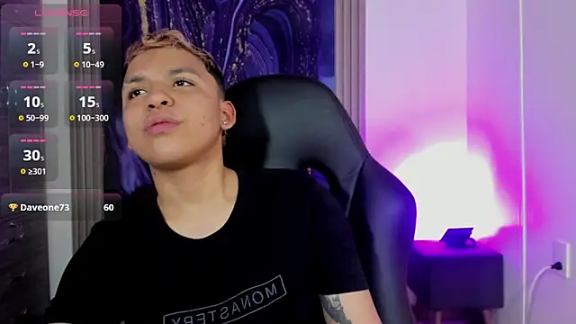 Snapshot of ale_clark chatting on January 31, 7:11 pm ale clark online show from January 31, 7:11 pm