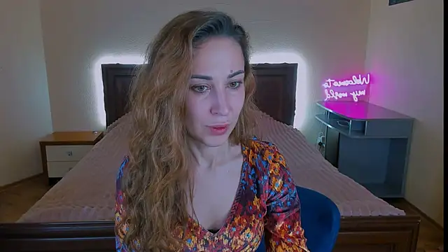 Snapshot of wise_ava chatting on March 29, 10:54 pm wise ava online show from March 29, 10:54 pm